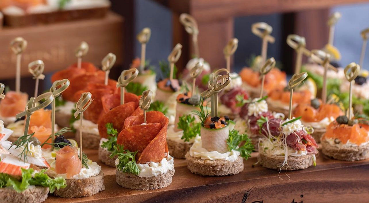 Grazing Appetizer Box - Medium – Delicias FOR YOU