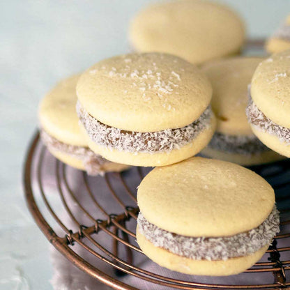 Box of 6 Alfajores w/dulce de leche (Short Bread cookies/caramel filling)